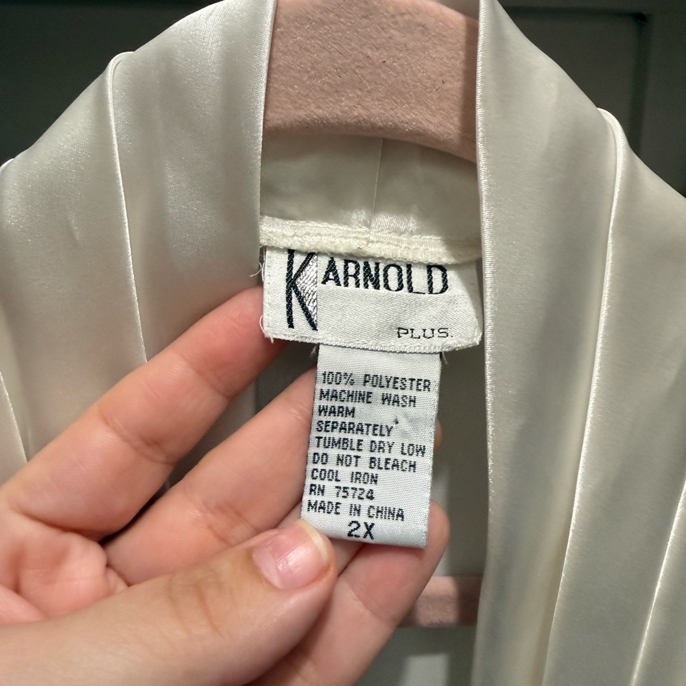 Luxurious Cream Satin Blouse - Picture 6 of 6